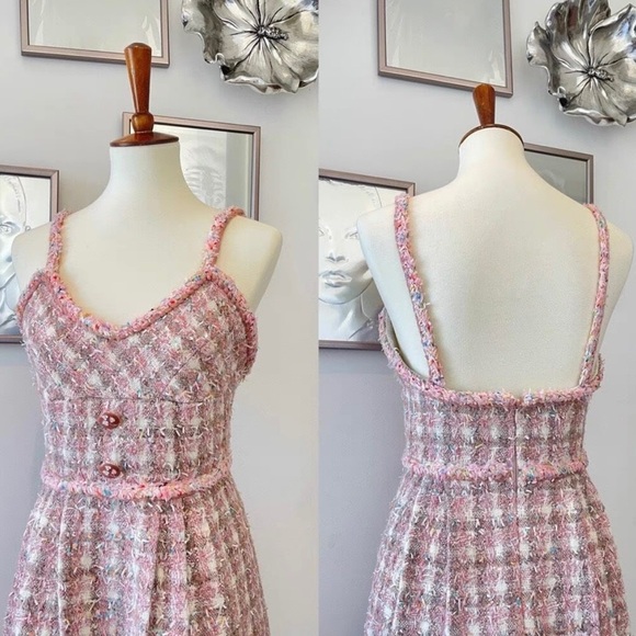 Stunning Tweed dress with silk lining - Picture 1 of 7